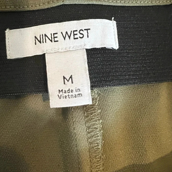 Nine West Olive Green mini skirt size Medium - Picture 5 of 5